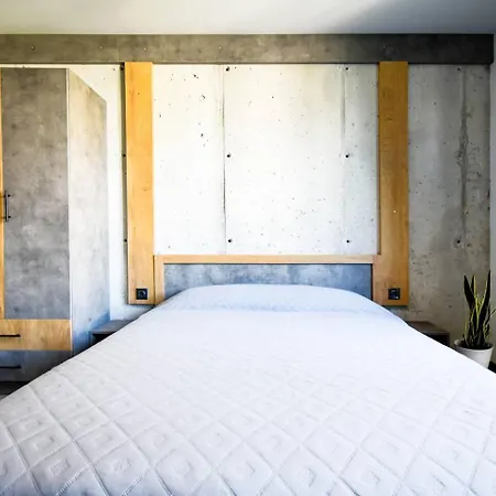 6 6 Bathrooms 2 Levels Kitchens アパート