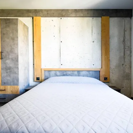 6 6 Bathrooms 2 Levels Kitchens アパート *