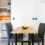 6 6 Bathrooms 2 Levels Kitchens * Sofia