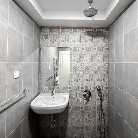 6 6 Bathrooms 2 Levels Kitchens Sofia
