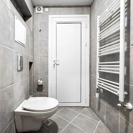 Lejlighed 6 6 Bathrooms 2 Levels Kitchens