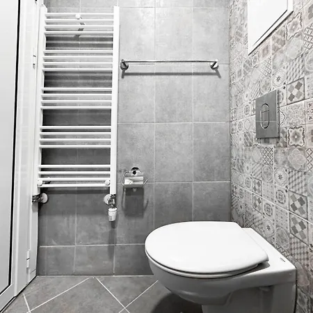 Lägenhet 6 6 Bathrooms 2 Levels Kitchens