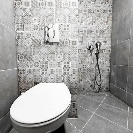 6 6 Bathrooms 2 Levels Kitchens Sofia