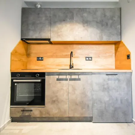 6 6 Bathrooms 2 Levels Kitchens