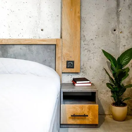 6 6 Bathrooms 2 Levels Kitchens