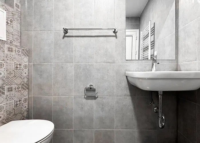 Apartment 6 6 Bathrooms 2 Levels Kitchens *