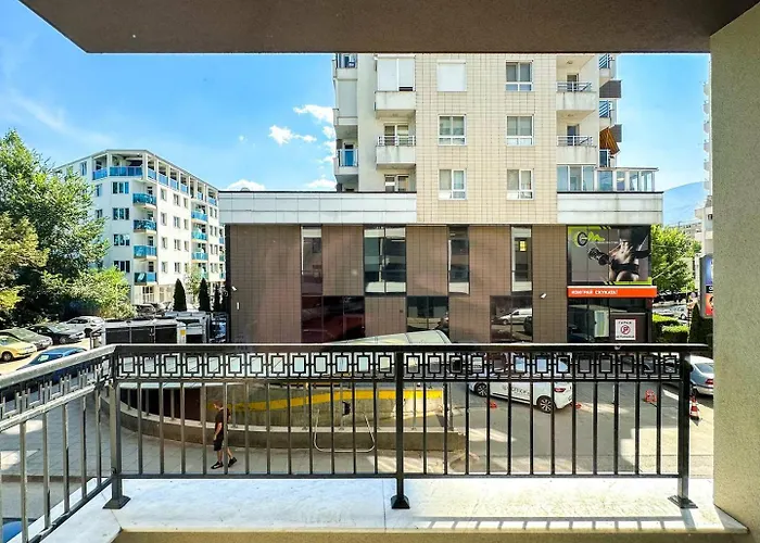 6 6 Bathrooms 2 Levels Kitchens