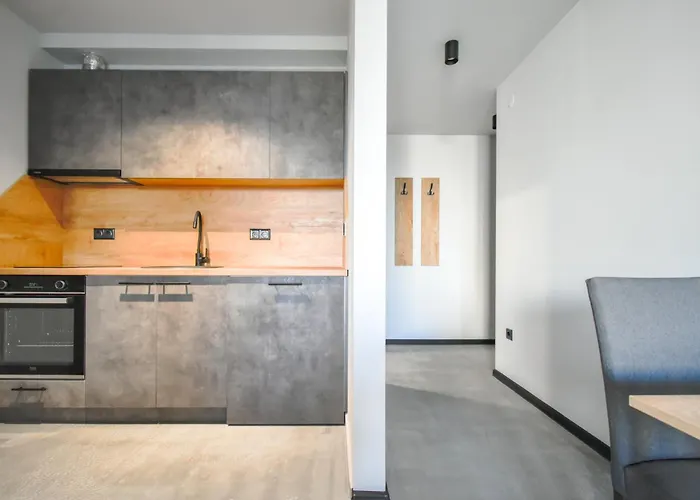 Apartment 6 6 Bathrooms 2 Levels Kitchens *