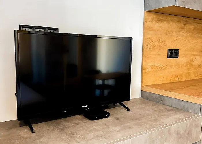 6 6 Bathrooms 2 Levels Kitchens Apartment