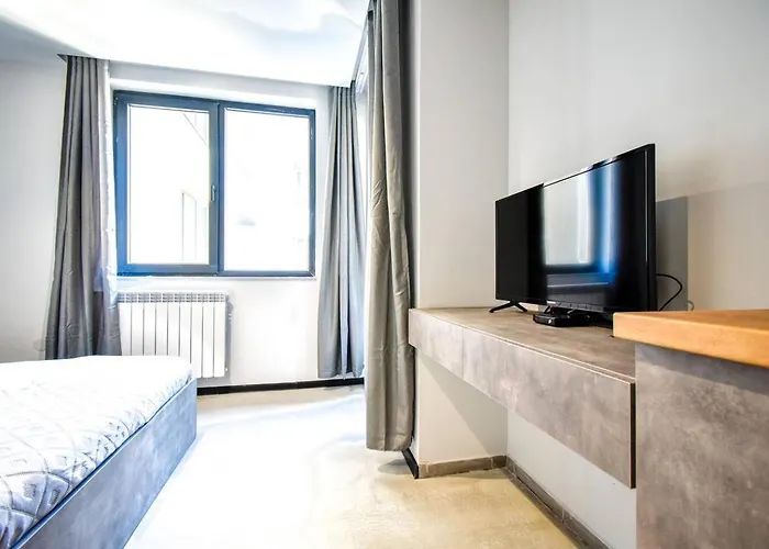 6 6 Bathrooms 2 Levels Kitchens Apartment