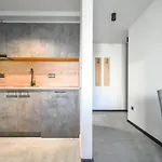 Apartment 6 Studios 6 Bathrooms 2 Levels Kitchens *