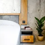 6 Studios 6 Bathrooms 2 Levels Kitchens
