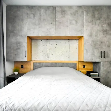 Apartment 6 Studios 6 Bathrooms 2 Levels Kitchens