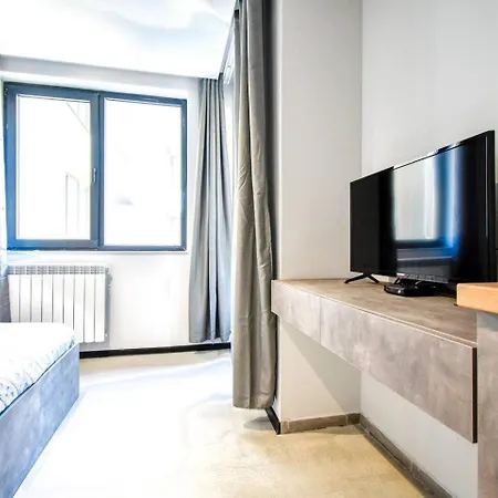 6 Studios 6 Bathrooms 2 Levels Kitchens Apartment