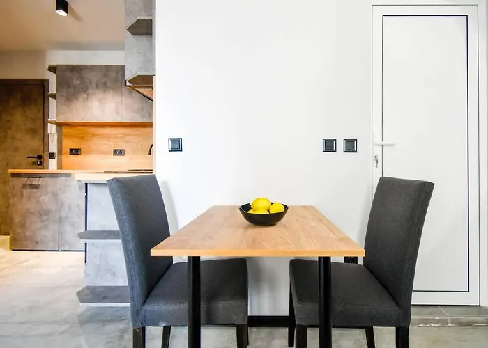 6 Studios 6 Bathrooms 2 Levels Kitchens * Sofia