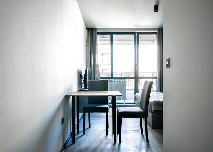 6 Studios 6 Bathrooms 2 Levels Kitchens Apartment *